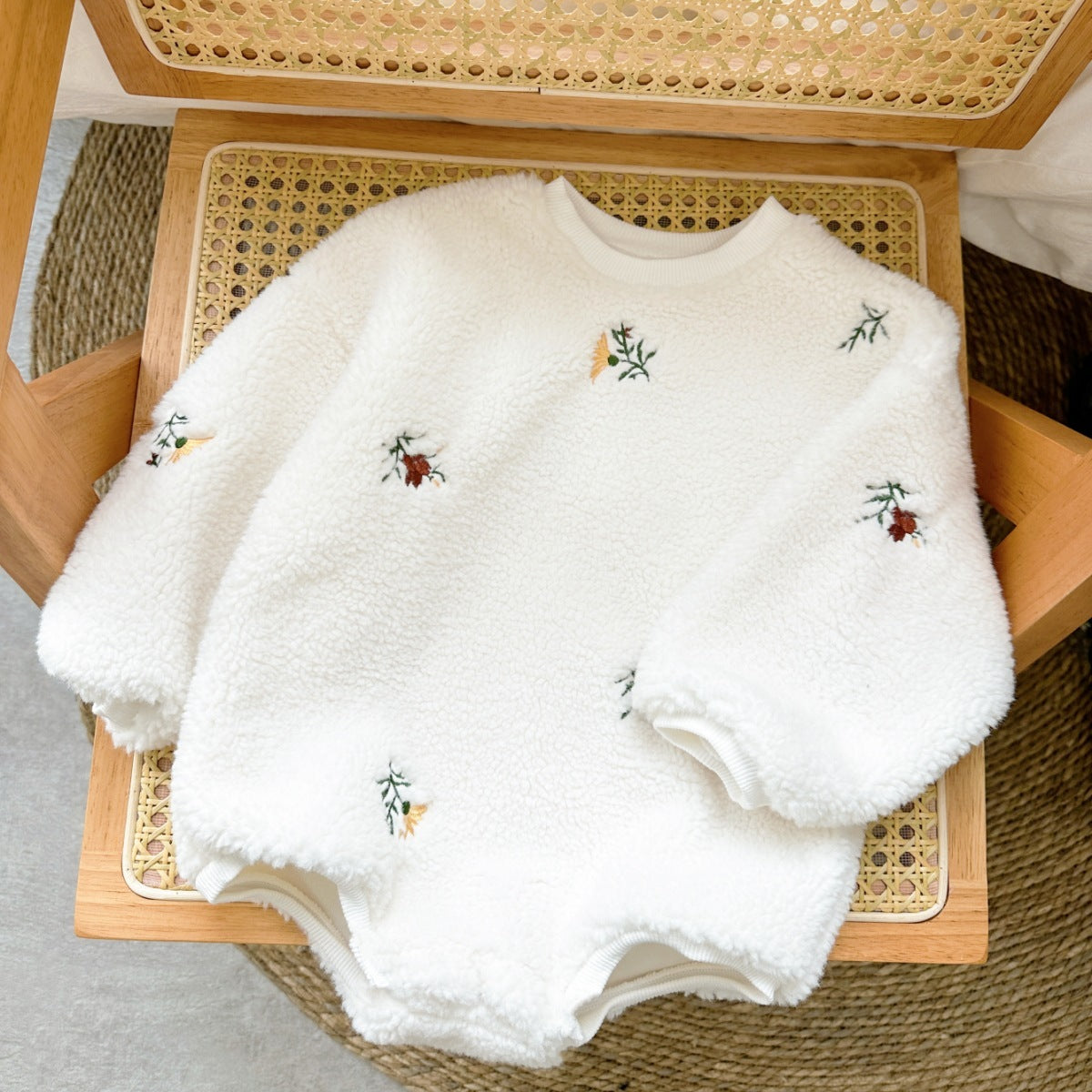 Popular Baby Girl Lamb Wool Flower Embroidered Long Sleeve