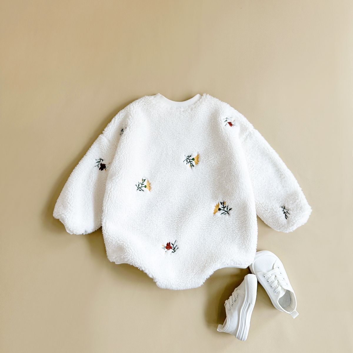 Popular Baby Girl Lamb Wool Flower Embroidered Long Sleeve