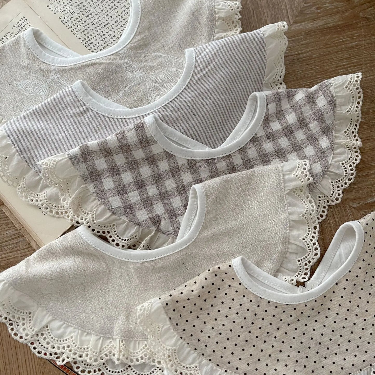 New Newborn Girl Baby Cotton Linen Lace Ruffle Bibs Infant Plaid Burp Cloths Fake Collar